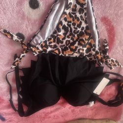 Biquinis Nuevos Size L Each $30