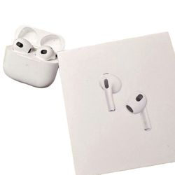 Apple AirPods (3rd generation) with Lightning Charging Case
