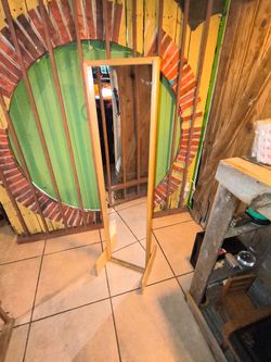 Kids standing mirror