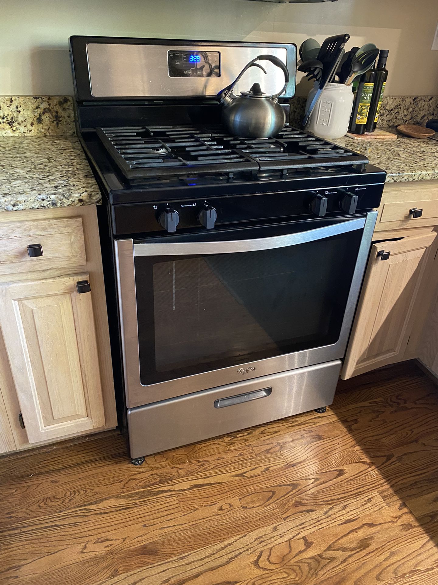 Whirlpool Gas Stove And Dishwasher