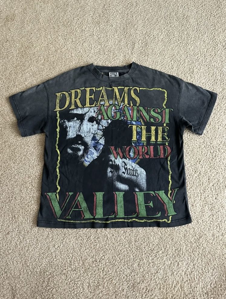 Vale Lives Dreams Vs The World T-shirt