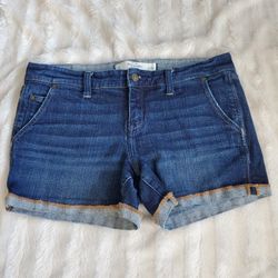 ABERCROMBIE & FITCH ~ "PERFECT STRETCH" DENIM SHORTS!