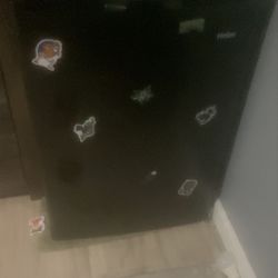 Hailer mini fridge 