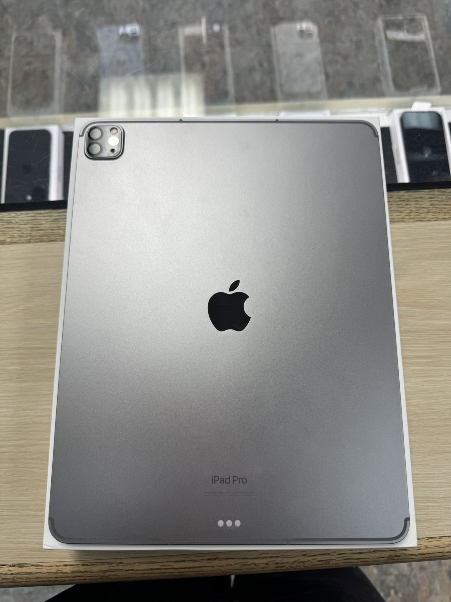 iPad Pro (12.9 Inch 6th Generation)