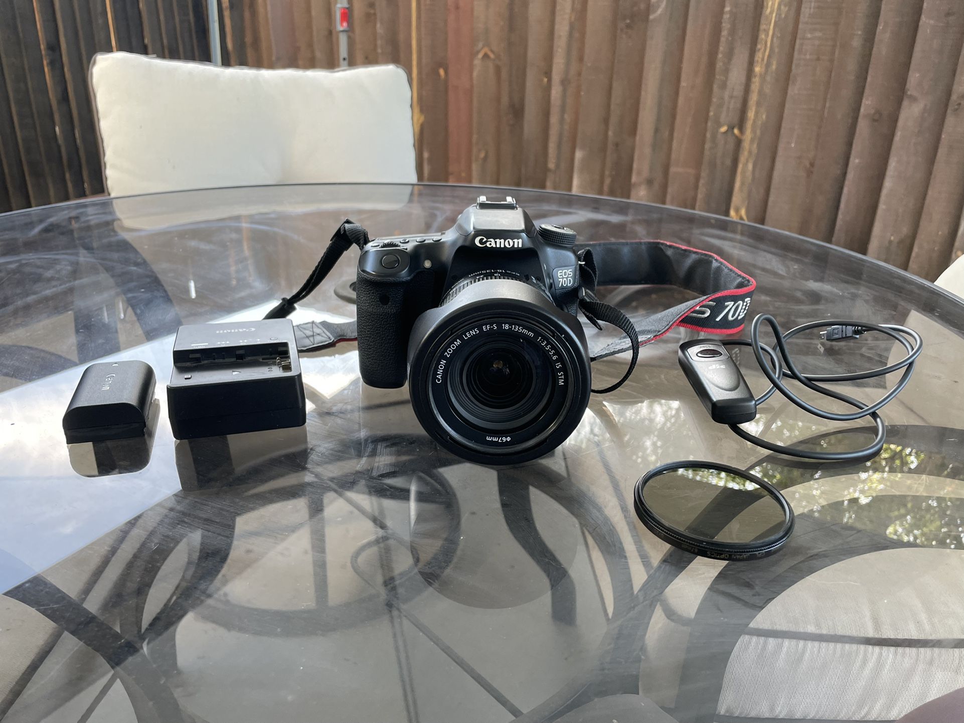 Canon EOS 70d DSLR W/ Lense 18-135mm STM Lens