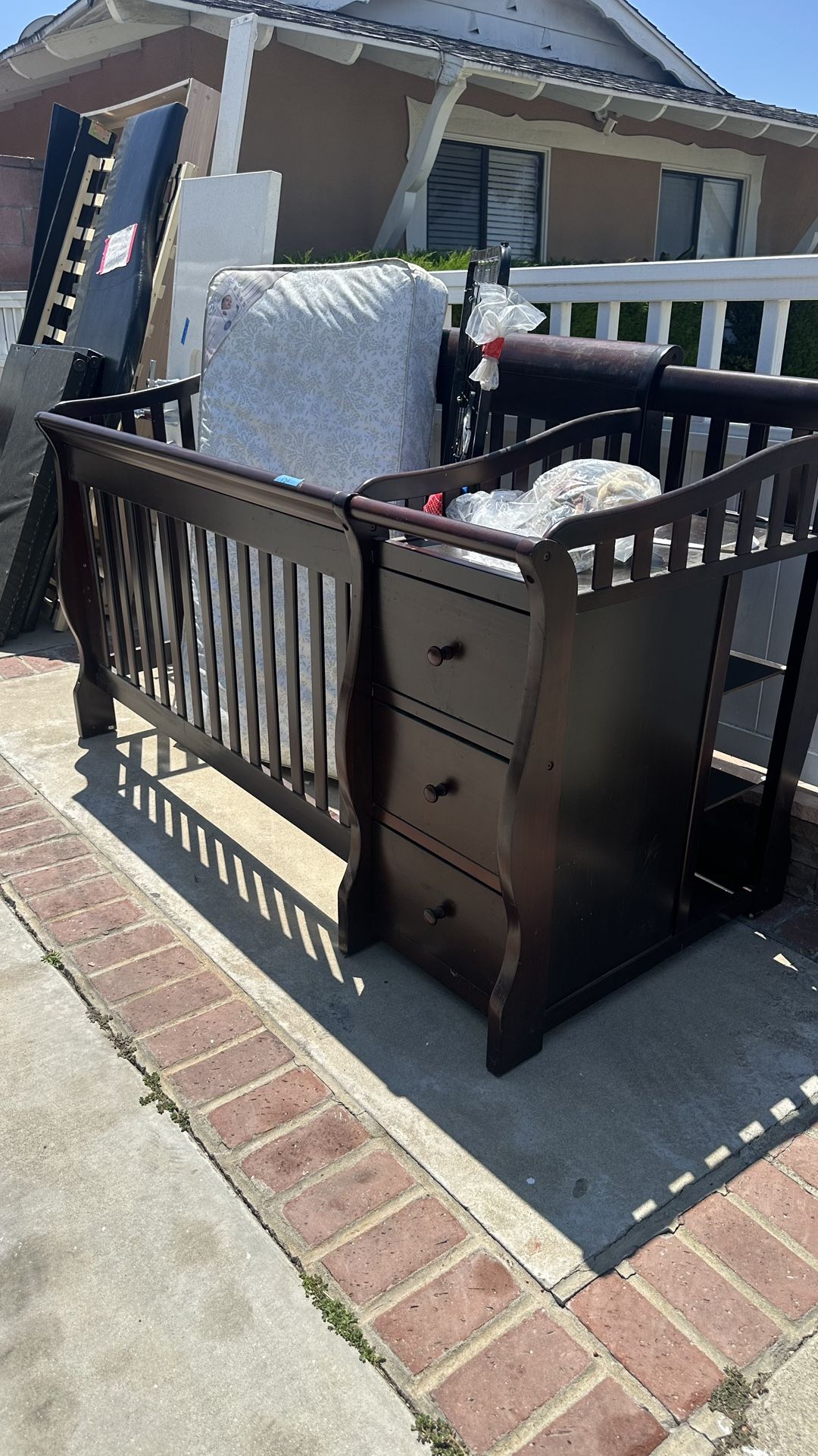 Baby Crib/ Cuna