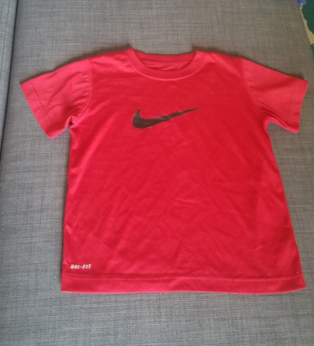 Nike Boys Outfit size 6 or 7