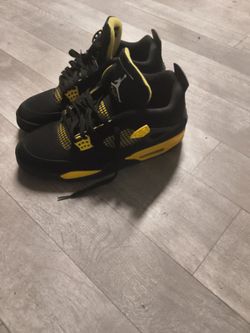 Jordan 4 thunders
