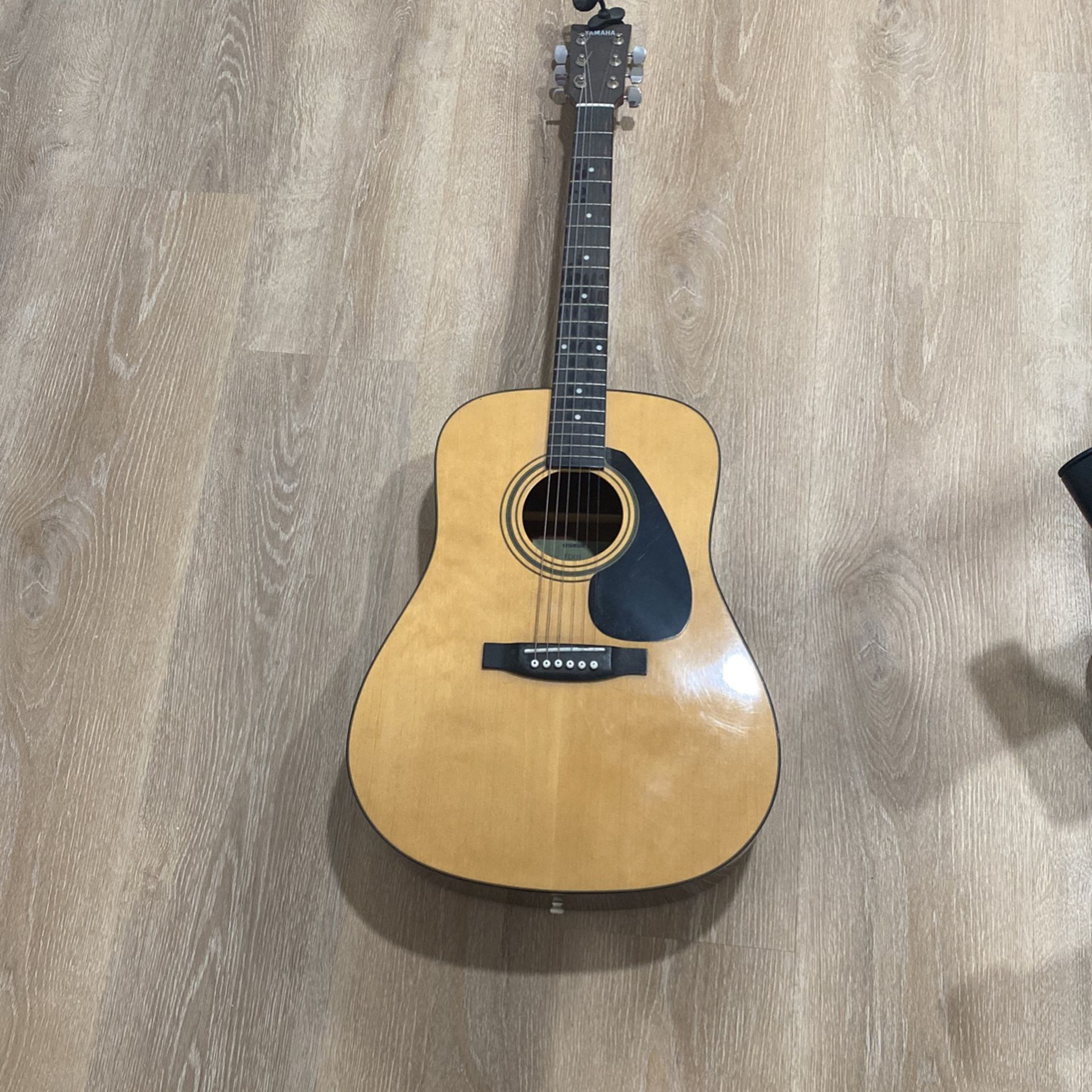 Yamaha Acoustic Guitar