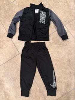 Toddler Nike outfit size 2T