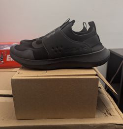 New Under Armour Men's Runplay "Triple Black" Running Shoe. Size 12