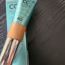 IT Cosmetics Oil Free Loquid Foundation