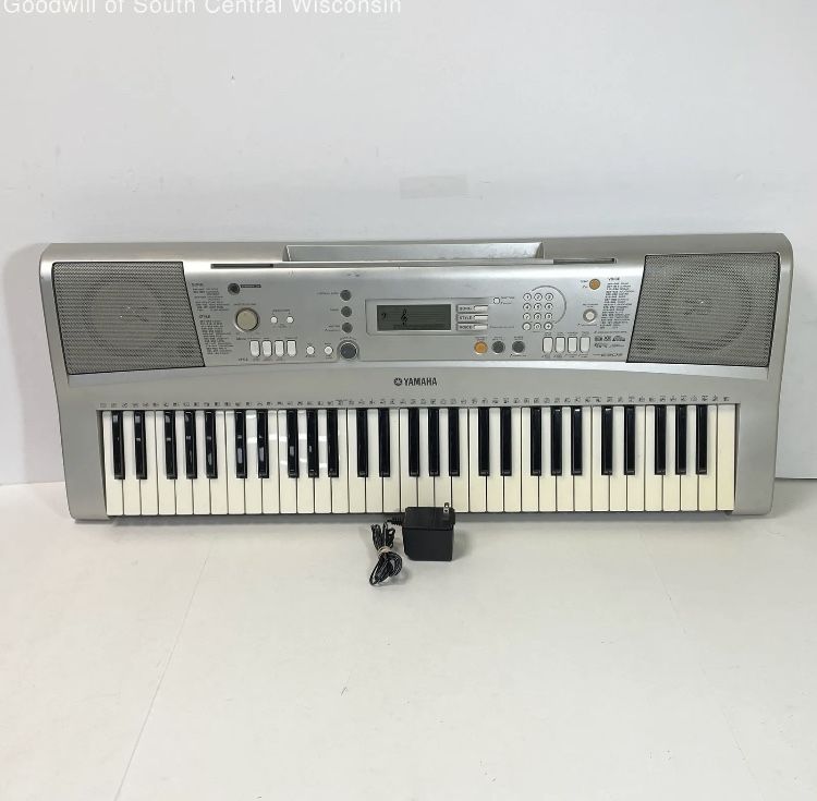 Yamaha PSR-E303 Electric 61-Key Keyboard w/ Power Cord-TESTED