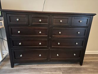 Real wood, 8 drawer dresser with mirror