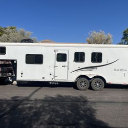 2016 Bison Trail Hand 3 Horse Living Quarters Horse Trailer With 8 Foot Short Wall