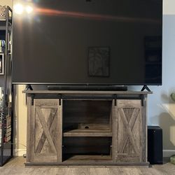 TV stand / Entertainment Center
