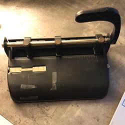 Vintage Hole Punch (Cab EE)