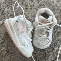 Baby Girl Nike Shoes Size 2c