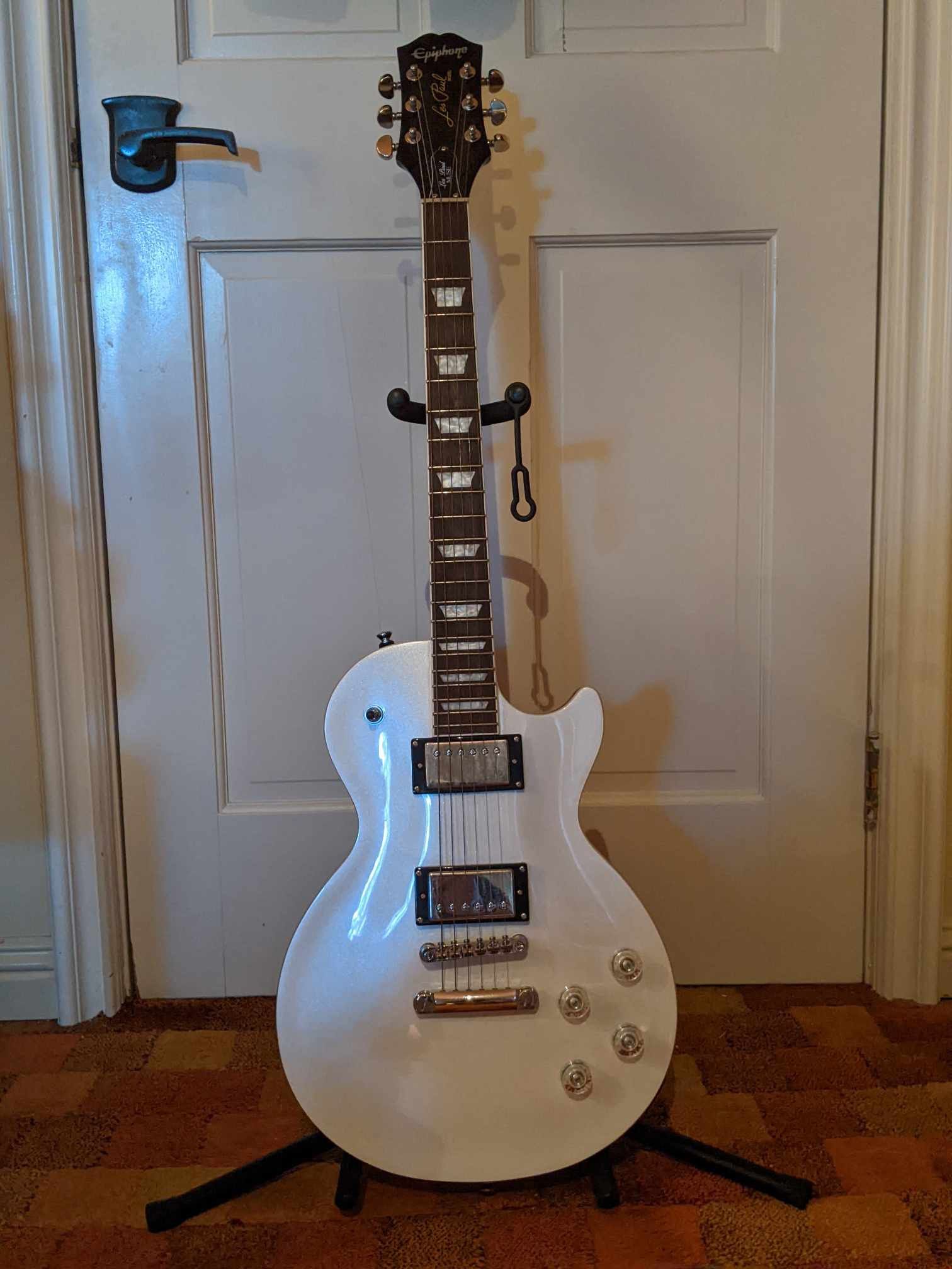 Pearl White Epiphone Les Paul Muse Model