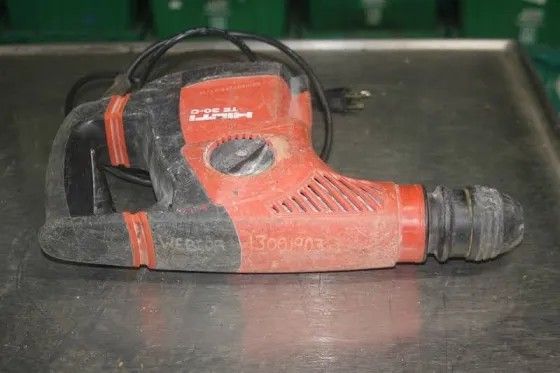 Hilti TE 30-AVR Rotary Hammer Drill |