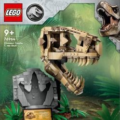 LEGO - Jurassic World Dinosaur Fossils: T. rex Skull Toy