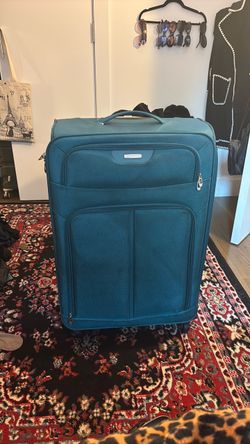 large samsonite suitcase