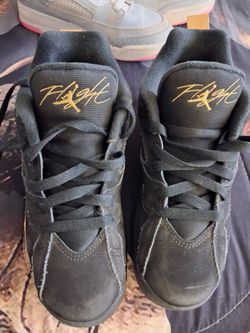 Boys Jordans size 5