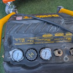 almost new air compressor in good condition