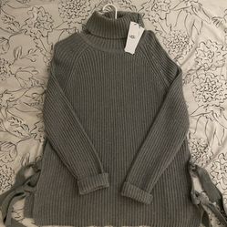 Ugh sweater size Small