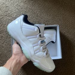 Jordan 11 legend blue