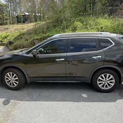 🚗 2017 Nissan Rogue SV – Reliable SUV