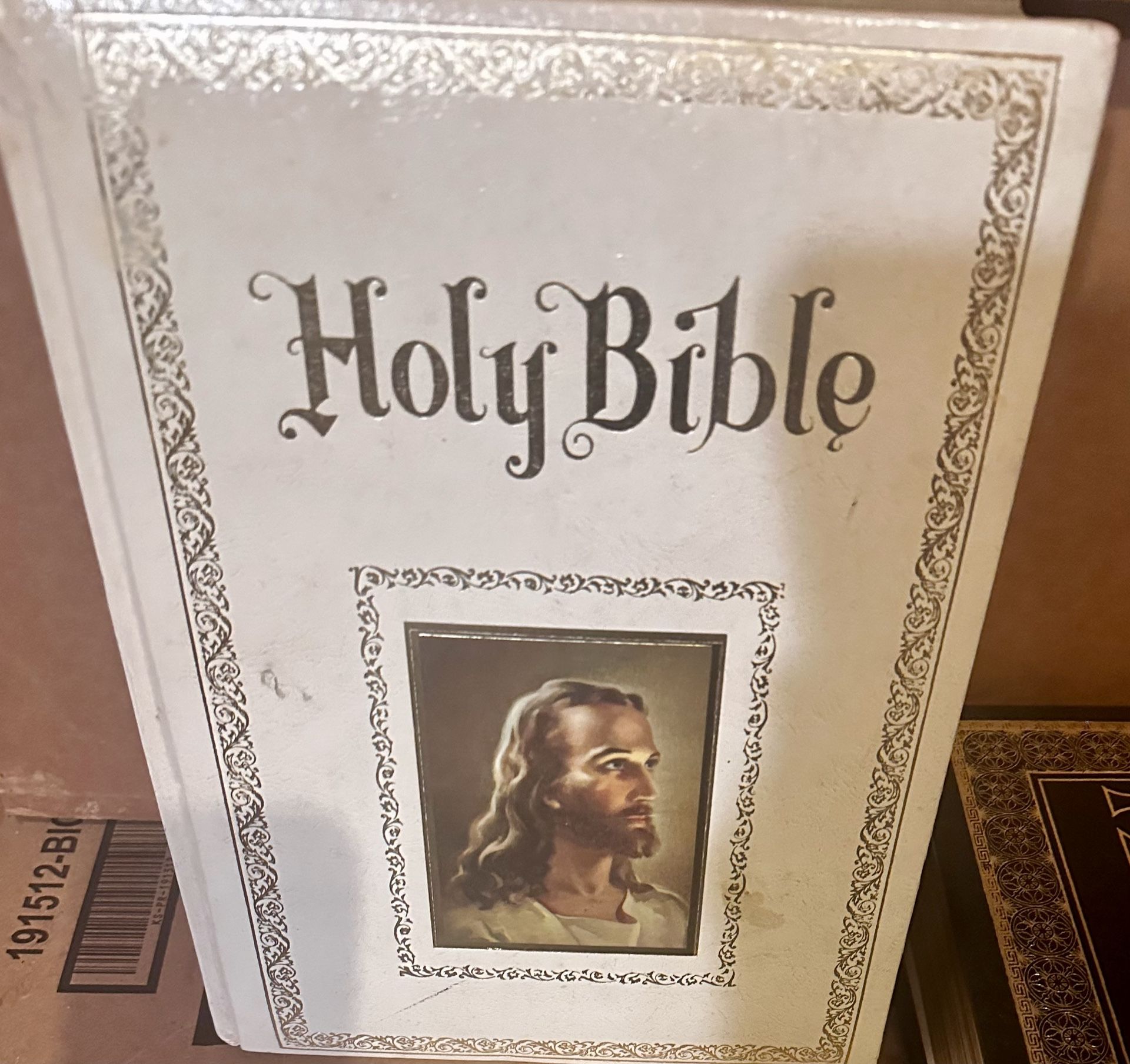 6 Gorgeous Family Bibles - Great for Gifts Or Decor