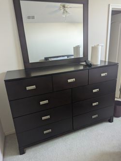 Moving sale, bedroom set