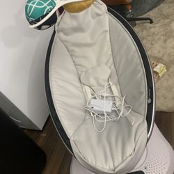 4moms mamaRoo 4 Bluetooth Plush Baby Swing - Silver