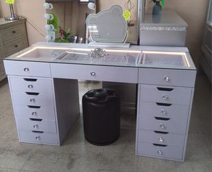 New Vanity Desk With Lights And Bluetooth Sample Floor Only $970 Cash