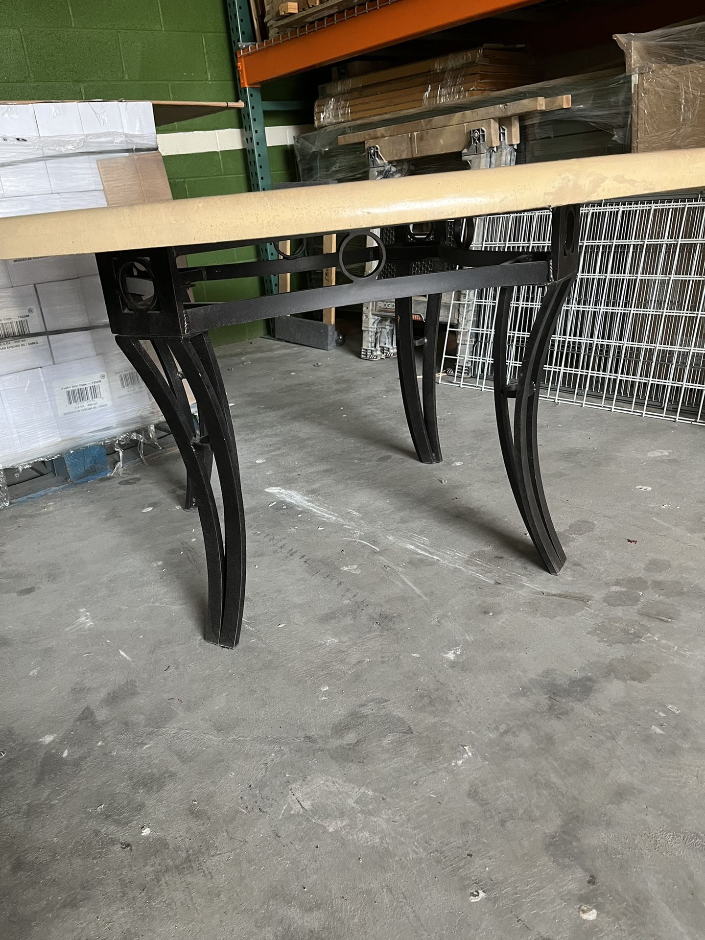 60 Inch Round Table.