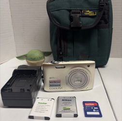 Nikon Coolpix S3100 14MP Silver Compact Digital Camera Bundle TESTED"