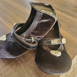 25 Each Designer Flats,,  GAP SNOW BOOTS BOTH 7T, 3T CHASEE HOODIE, ELMO