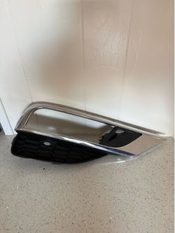 2015/2016 OEM Honda CRV Passenger Fog Light Garnish