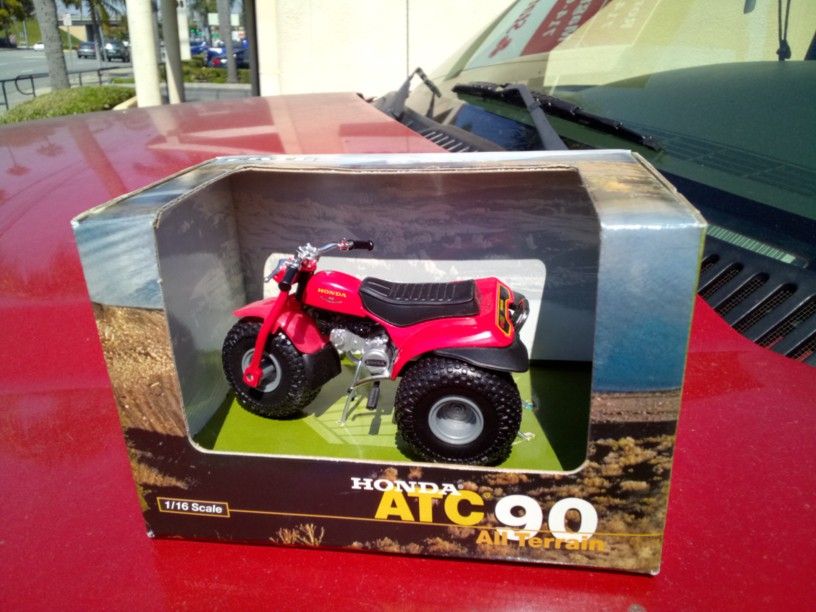 Ertl Honda ATC 90 All Terrain 1:16 Die Cast Vehicle #13020