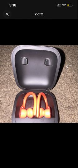 Power beat earphones