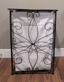 Wrought Iron Hamper w/wood lid