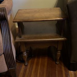 2 Side tables EUC