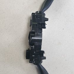 2016-2017 KIA SORENTO HEADLIGHT TURN SIGNAL WINDSHIELD WIPER CONTROL SWITCH 
