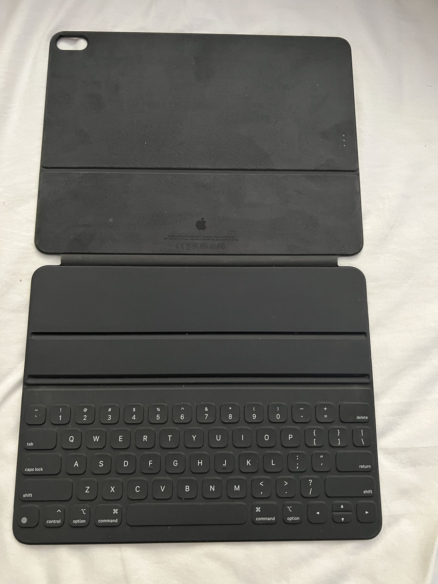 apple smart keyboard folio  12.9 3rd generation A2039