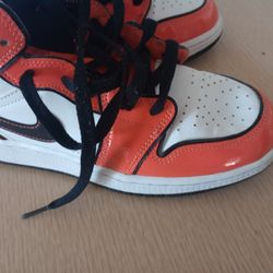 Orange And Black Tennis Shoes Size 4 1/2