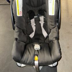 Chicco Keyfit 30 Infant Car seat And Base