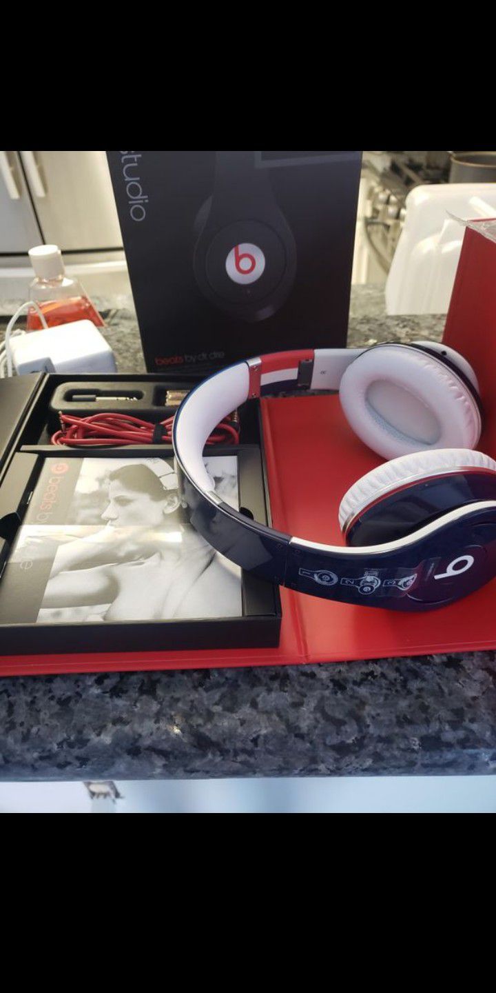 100% Authentic Dr Dre Beats Studio SPECIAL EDITION Italy & France By Apple Headphones Brand New Open Box!!