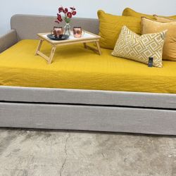 Twin Daybed w/Trundle 