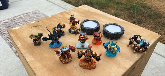 Skylanders Figures and Portal Lot